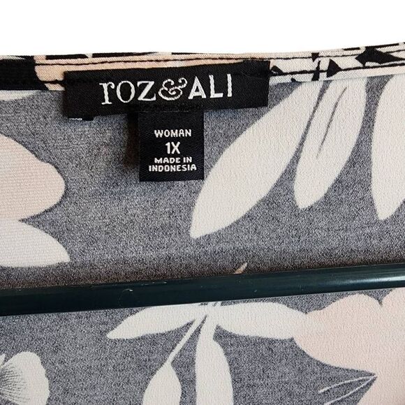 Roz & Ali NWOT Butterfly Floral Print Trumpet Sleeve Blouse Tie Front Size 1X - Picture 2 of 10